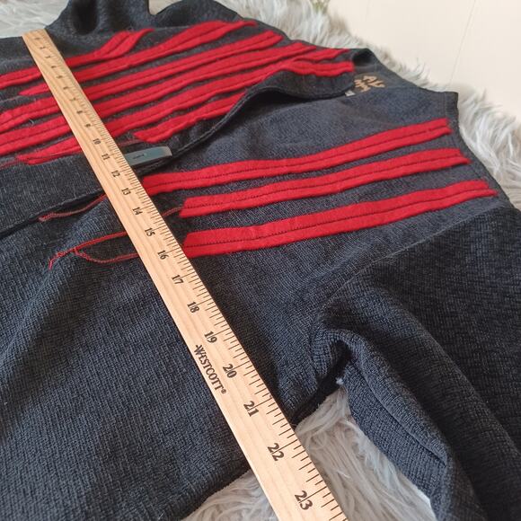 A La Mode by XIAO Women's Artsy Wooden Button Crop Blazer Black Red - Picture 2 of 8